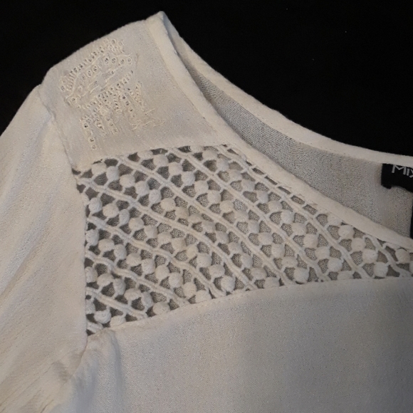 Top - Picture 2 of 2